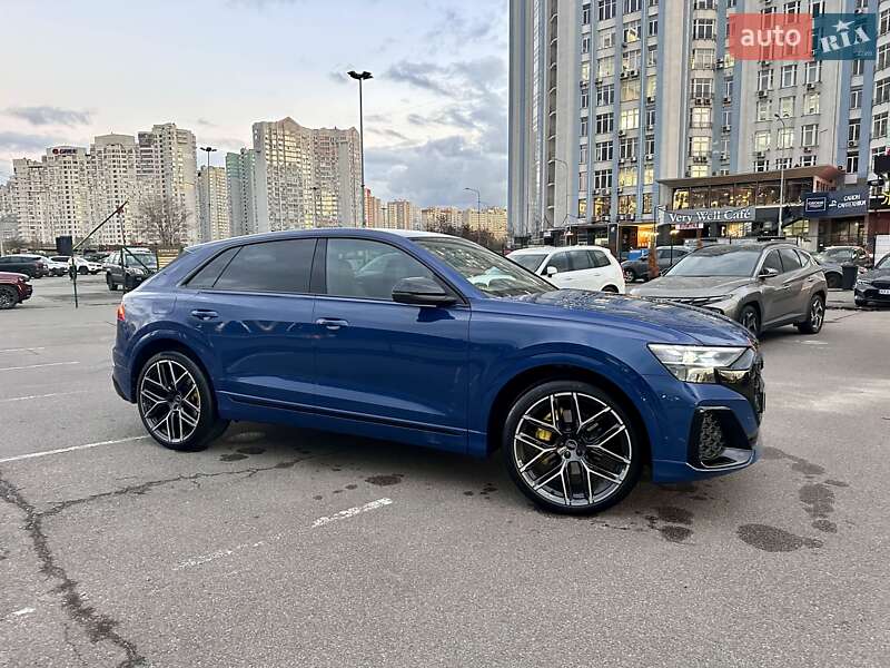 Позашляховик / Кросовер Audi Q8 2024 в Києві