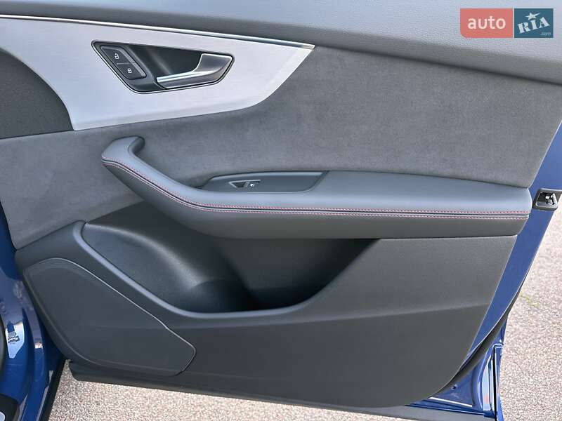 Позашляховик / Кросовер Audi Q8 2024 в Києві