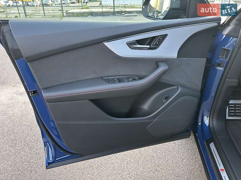 Позашляховик / Кросовер Audi Q8 2024 в Києві