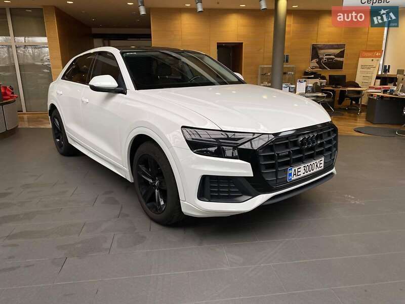 Позашляховик / Кросовер Audi Q8 2018 в Дніпрі