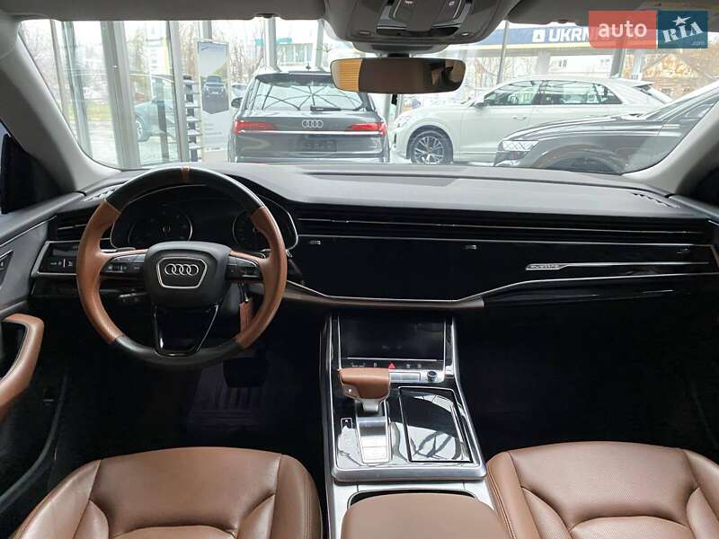 Позашляховик / Кросовер Audi Q8 2018 в Дніпрі