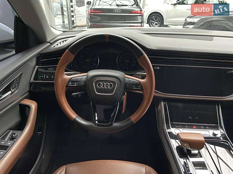 Позашляховик / Кросовер Audi Q8 2018 в Дніпрі