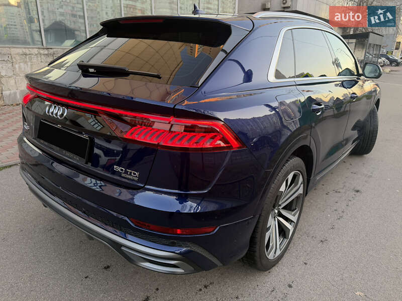 Позашляховик / Кросовер Audi Q8 2018 в Києві