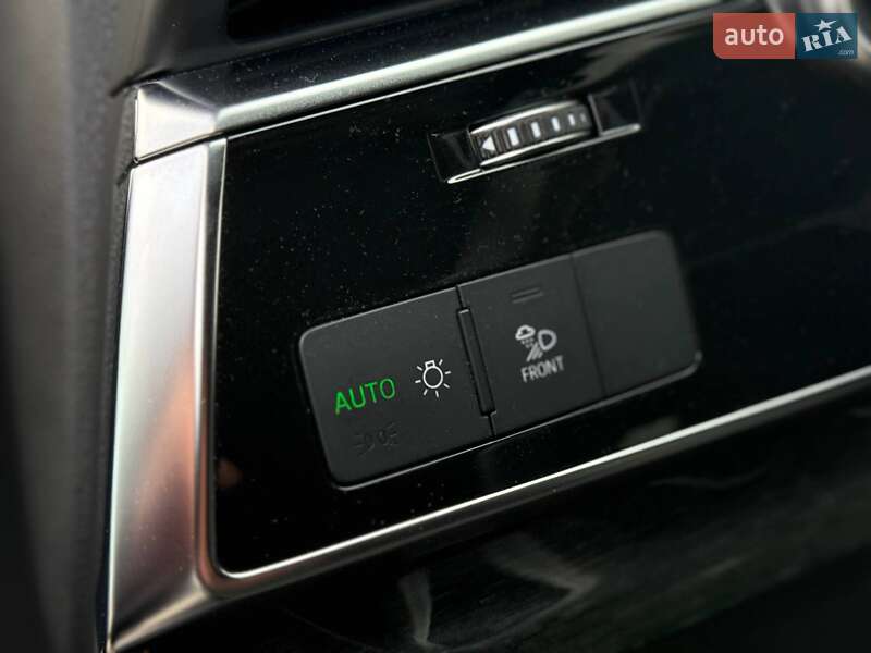 Позашляховик / Кросовер Audi Q8 2018 в Києві фото 22 Позашляховик / Кросовер Audi Q8 2018 в Києві