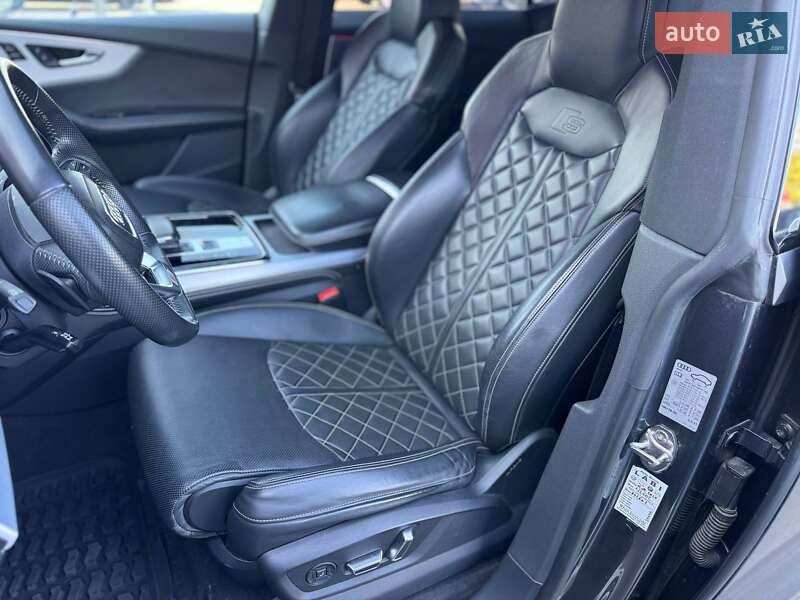 Внедорожник / Кроссовер Audi Q8 2018 в Киеве