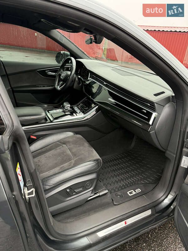 Позашляховик / Кросовер Audi Q8 2021 в Києві