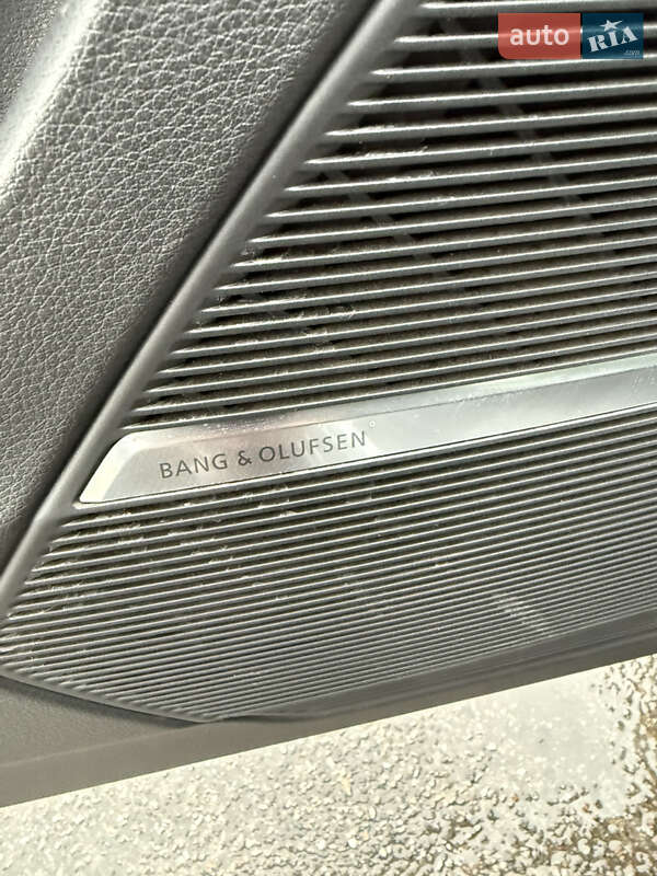 Позашляховик / Кросовер Audi Q8 2021 в Києві