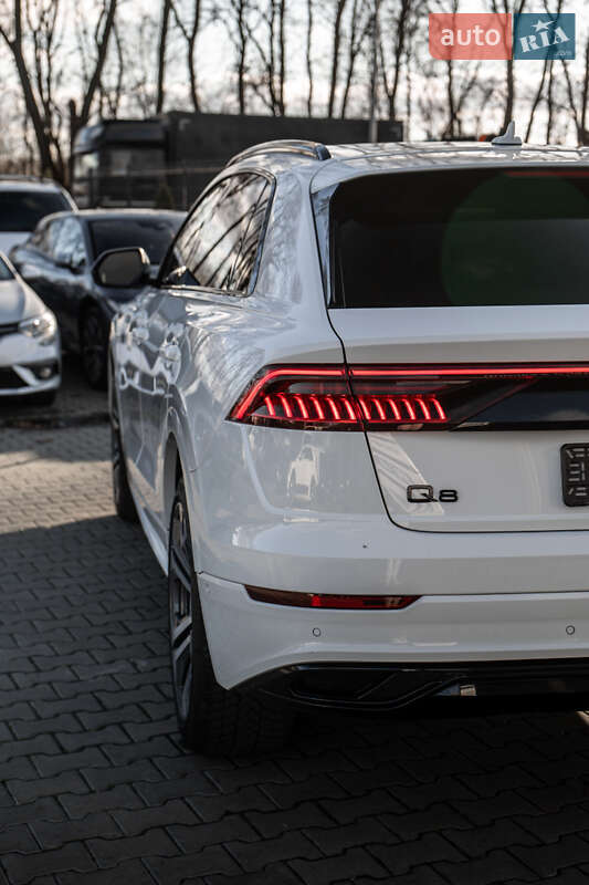 Позашляховик / Кросовер Audi Q8 2018 в Львові