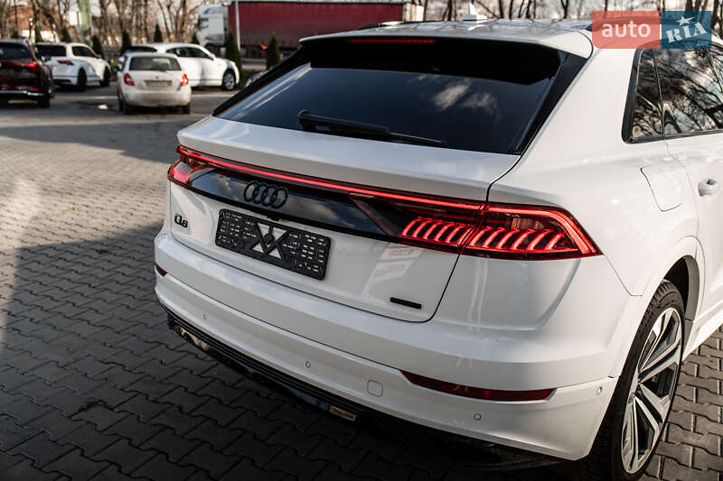 Позашляховик / Кросовер Audi Q8 2018 в Львові