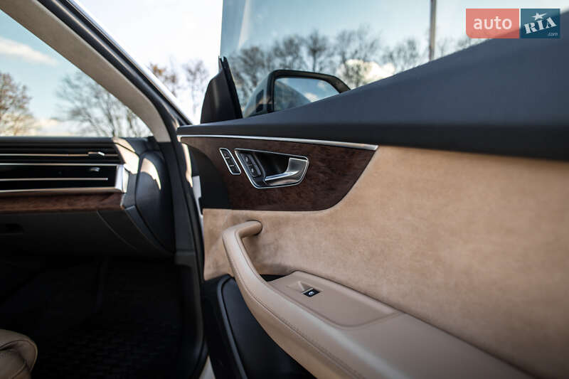 Позашляховик / Кросовер Audi Q8 2018 в Львові