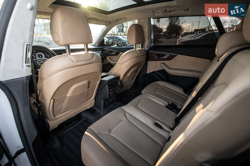 Позашляховик / Кросовер Audi Q8 2018 в Львові