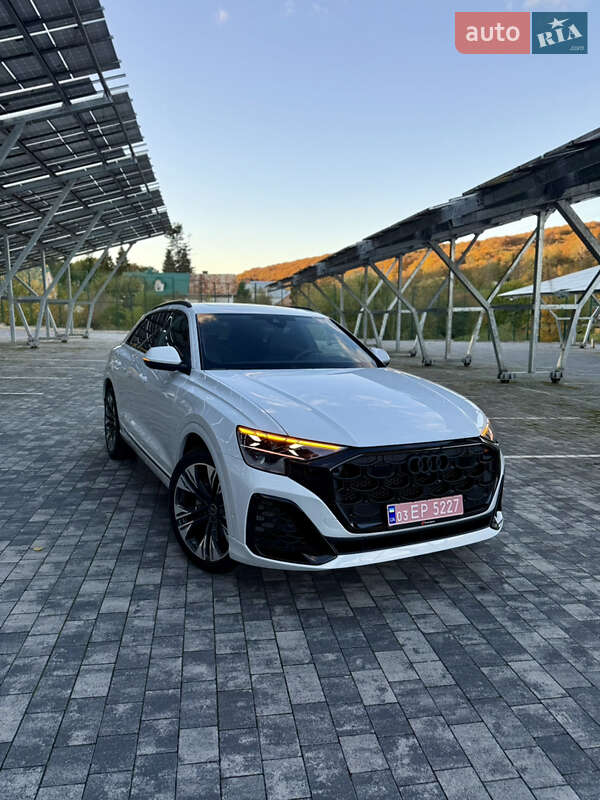 Позашляховик / Кросовер Audi Q8 2024 в Львові