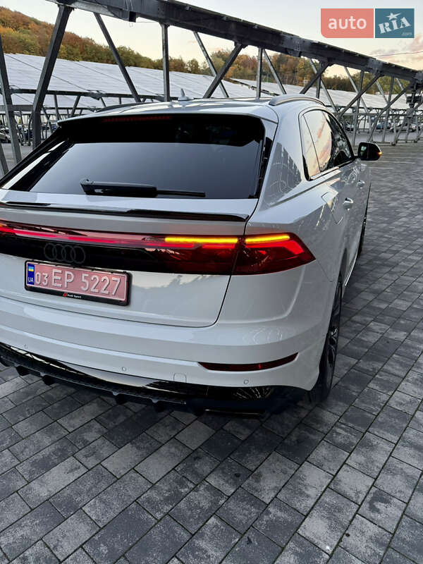 Позашляховик / Кросовер Audi Q8 2024 в Львові