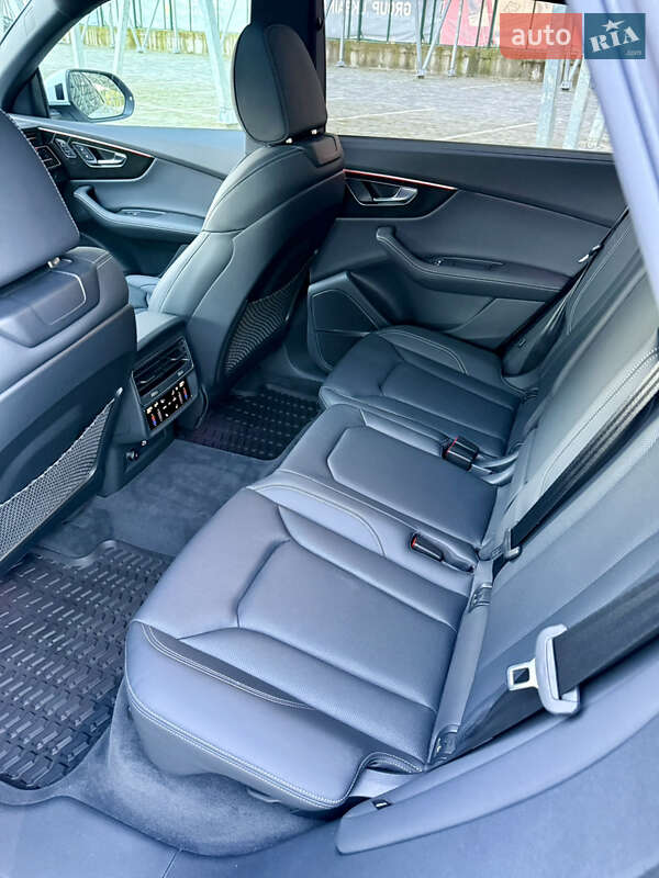 Позашляховик / Кросовер Audi Q8 2024 в Львові