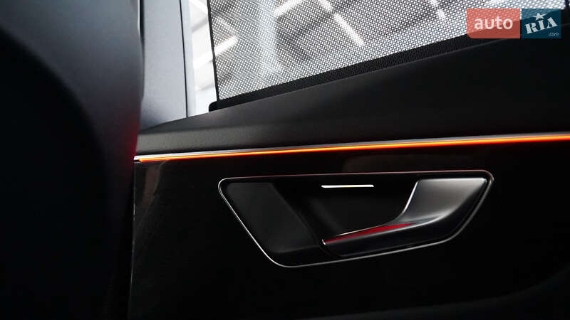 Позашляховик / Кросовер Audi Q8 2024 в Львові