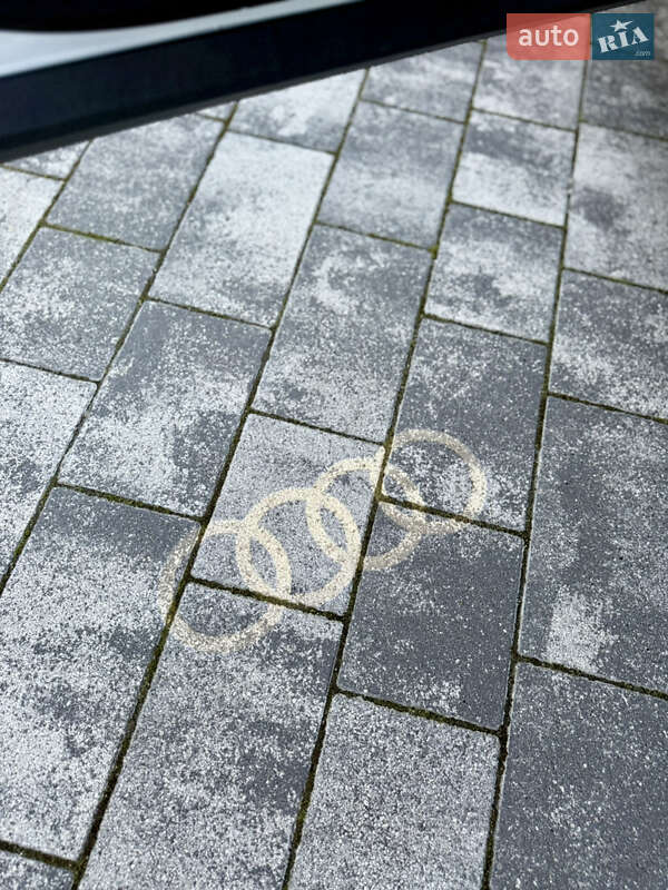 Позашляховик / Кросовер Audi Q8 2024 в Львові