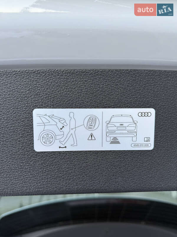 Позашляховик / Кросовер Audi Q8 2024 в Львові