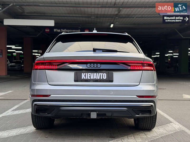 Внедорожник / Кроссовер Audi Q8 2019 в Киеве