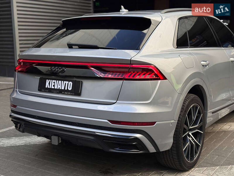 Внедорожник / Кроссовер Audi Q8 2019 в Киеве