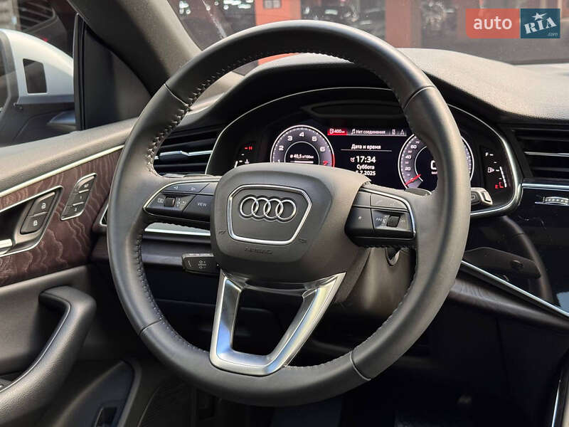 Внедорожник / Кроссовер Audi Q8 2019 в Киеве