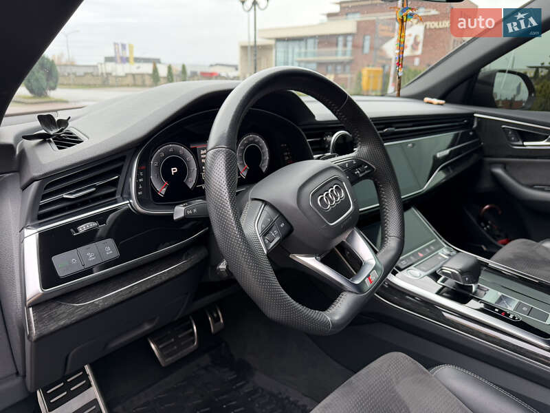 Позашляховик / Кросовер Audi Q8 2018 в Мукачевому