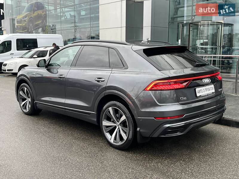 Внедорожник / Кроссовер Audi Q8 2019 в Киеве