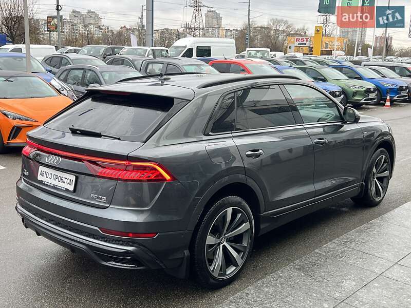 Внедорожник / Кроссовер Audi Q8 2019 в Киеве