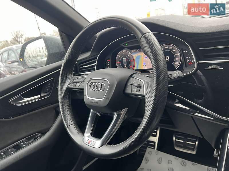 Внедорожник / Кроссовер Audi Q8 2019 в Киеве