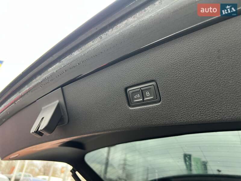 Внедорожник / Кроссовер Audi Q8 2019 в Киеве