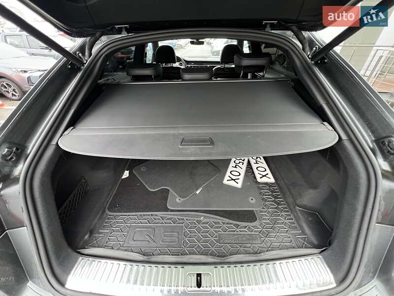 Внедорожник / Кроссовер Audi Q8 2019 в Киеве