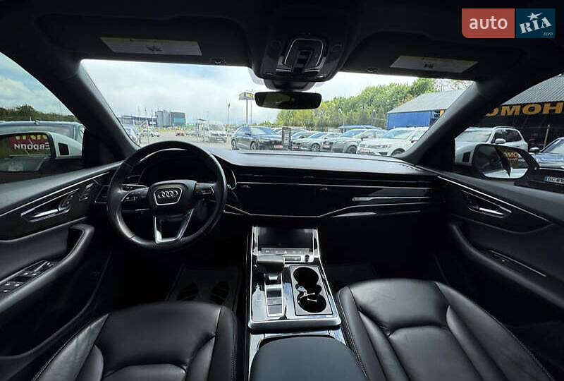 Внедорожник / Кроссовер Audi Q8 2018 в Авангарде