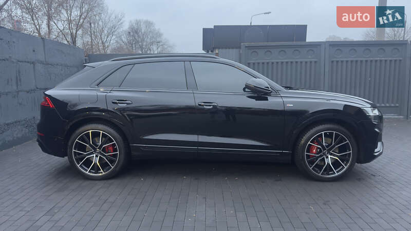 Внедорожник / Кроссовер Audi Q8 2018 в Киеве