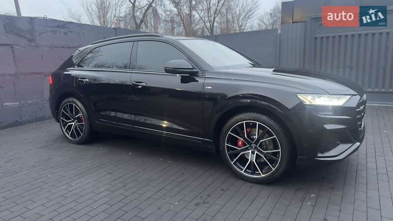 Внедорожник / Кроссовер Audi Q8 2018 в Киеве