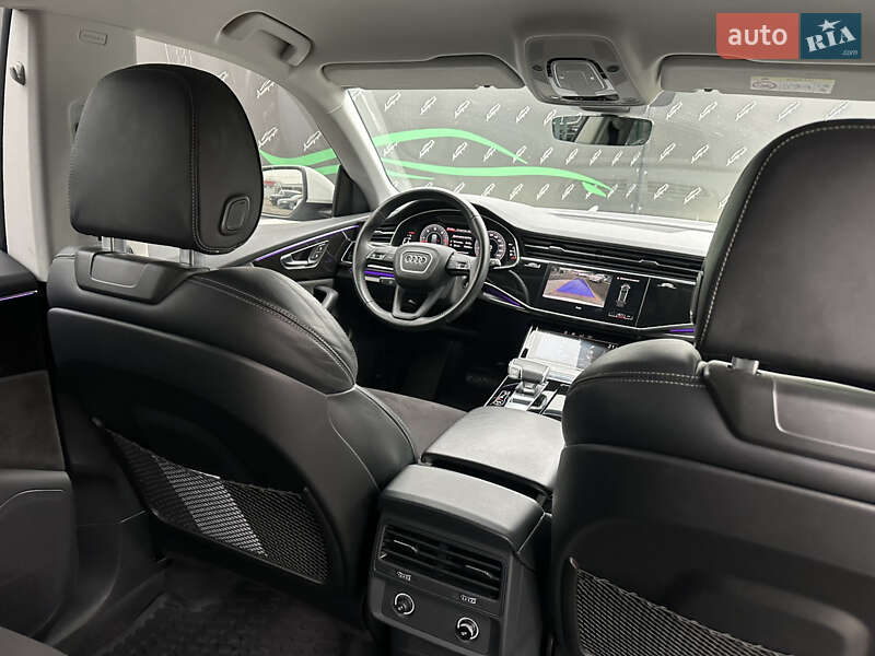 Внедорожник / Кроссовер Audi Q8 2019 в Киеве