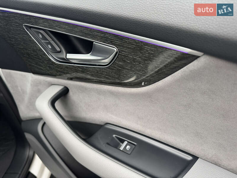 Внедорожник / Кроссовер Audi Q8 2018 в Киеве