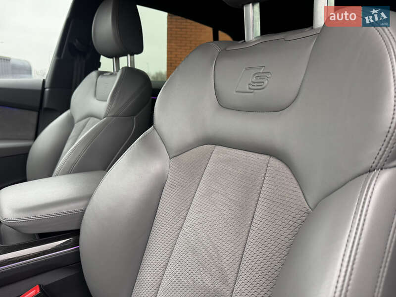 Внедорожник / Кроссовер Audi Q8 2018 в Киеве