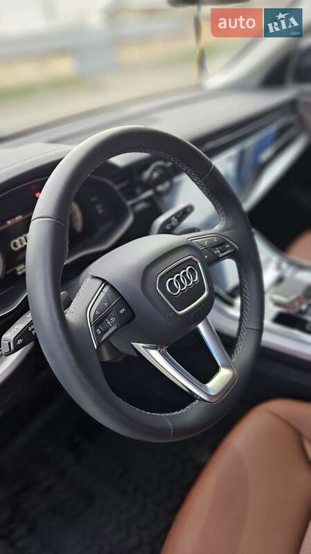 Позашляховик / Кросовер Audi Q8 2025 в Києві
