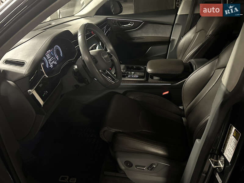Внедорожник / Кроссовер Audi Q8 2019 в Киеве