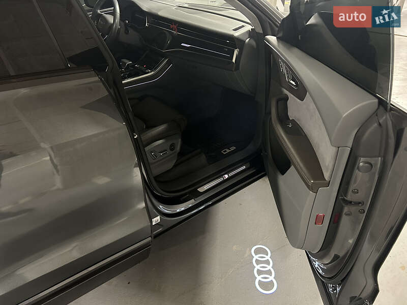 Внедорожник / Кроссовер Audi Q8 2019 в Киеве