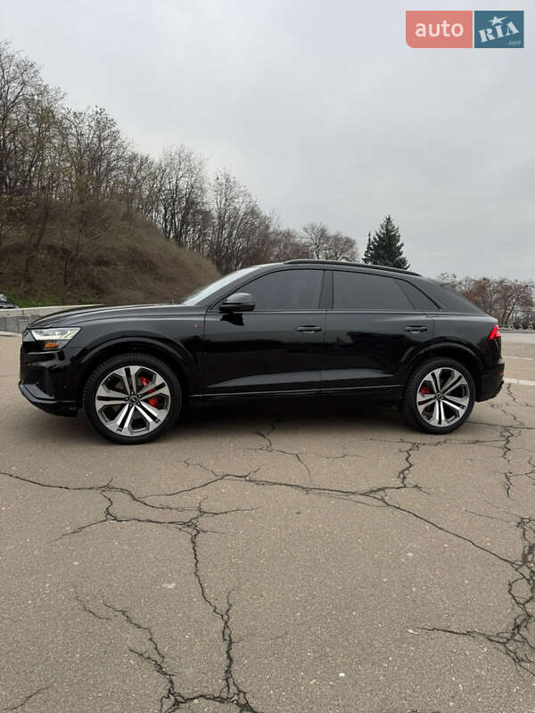 Позашляховик / Кросовер Audi Q8 2022 в Києві