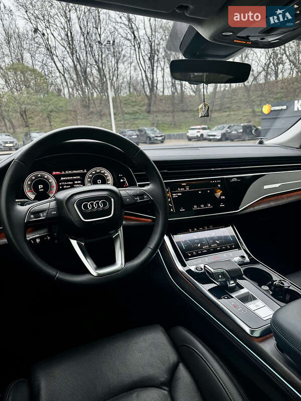 Позашляховик / Кросовер Audi Q8 2022 в Києві