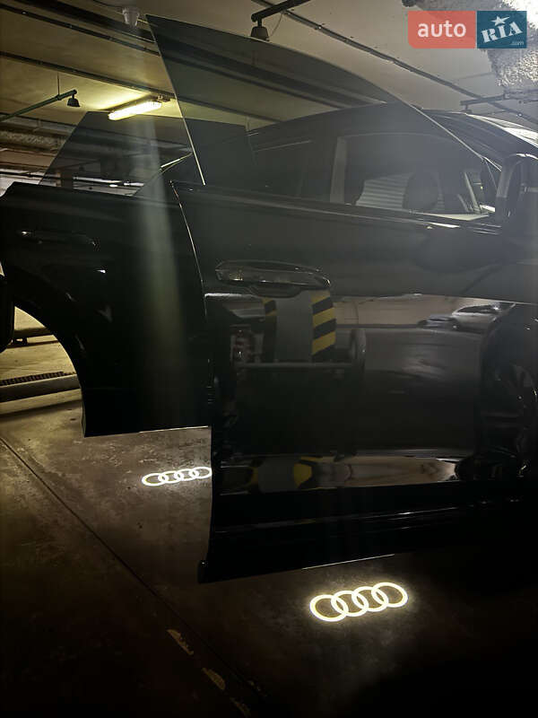 Позашляховик / Кросовер Audi Q8 2022 в Києві