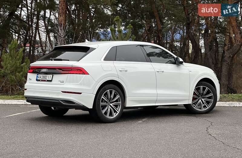 Внедорожник / Кроссовер Audi Q8 2020 в Киеве
