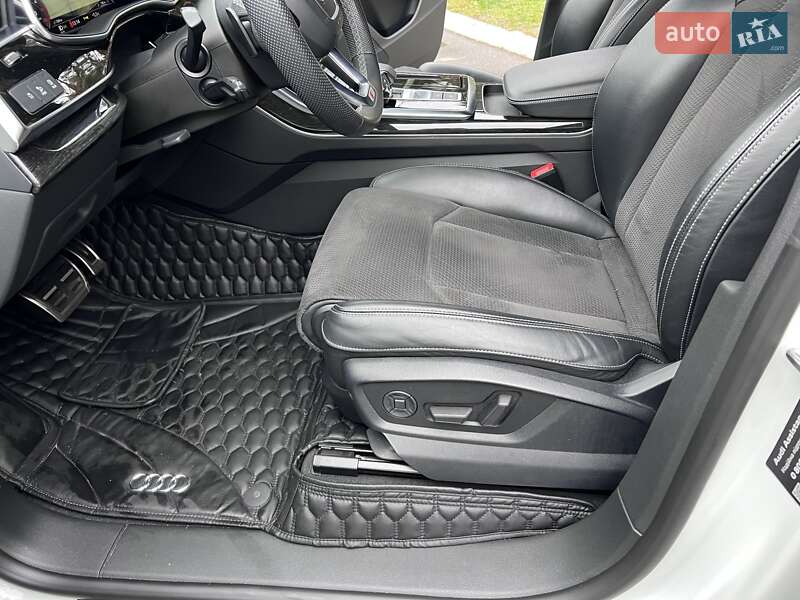 Внедорожник / Кроссовер Audi Q8 2020 в Киеве