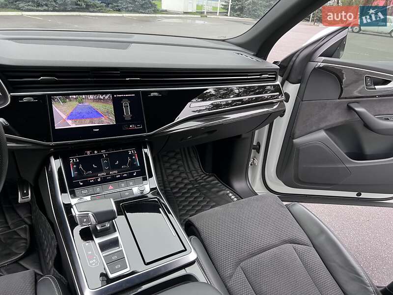 Внедорожник / Кроссовер Audi Q8 2020 в Киеве