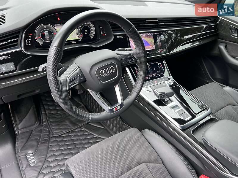 Внедорожник / Кроссовер Audi Q8 2020 в Киеве