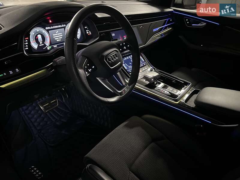 Внедорожник / Кроссовер Audi Q8 2020 в Киеве