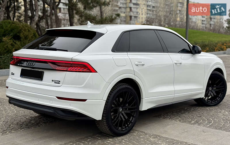 Позашляховик / Кросовер Audi Q8 2023 в Дніпрі