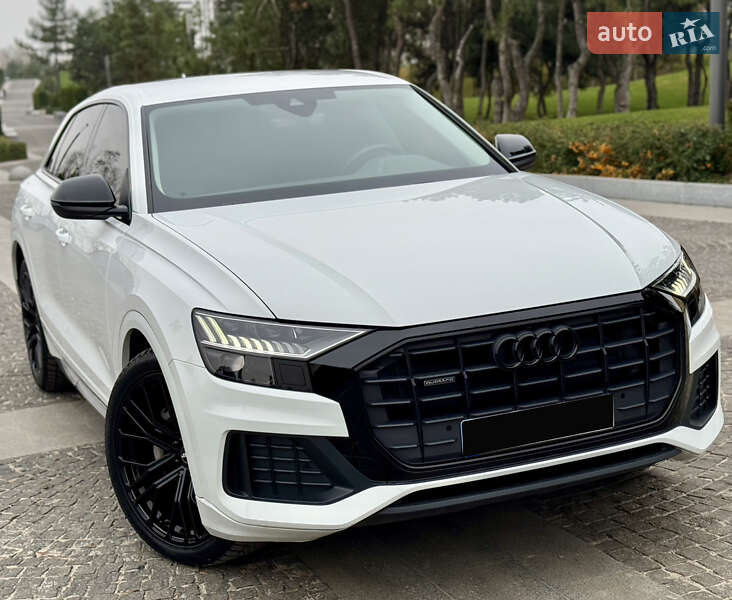 Позашляховик / Кросовер Audi Q8 2023 в Дніпрі