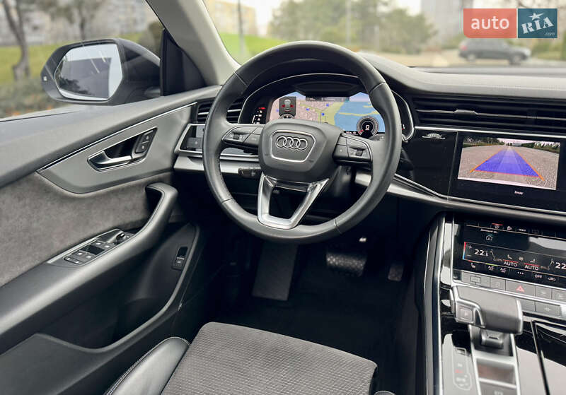 Позашляховик / Кросовер Audi Q8 2023 в Дніпрі
